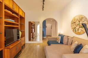 Apartment, Smoking | 3 bedrooms