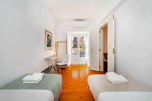 3 Schlafzimmer, Zimmersafe, Schreibtisch, Bügeleisen/Bügelbrett