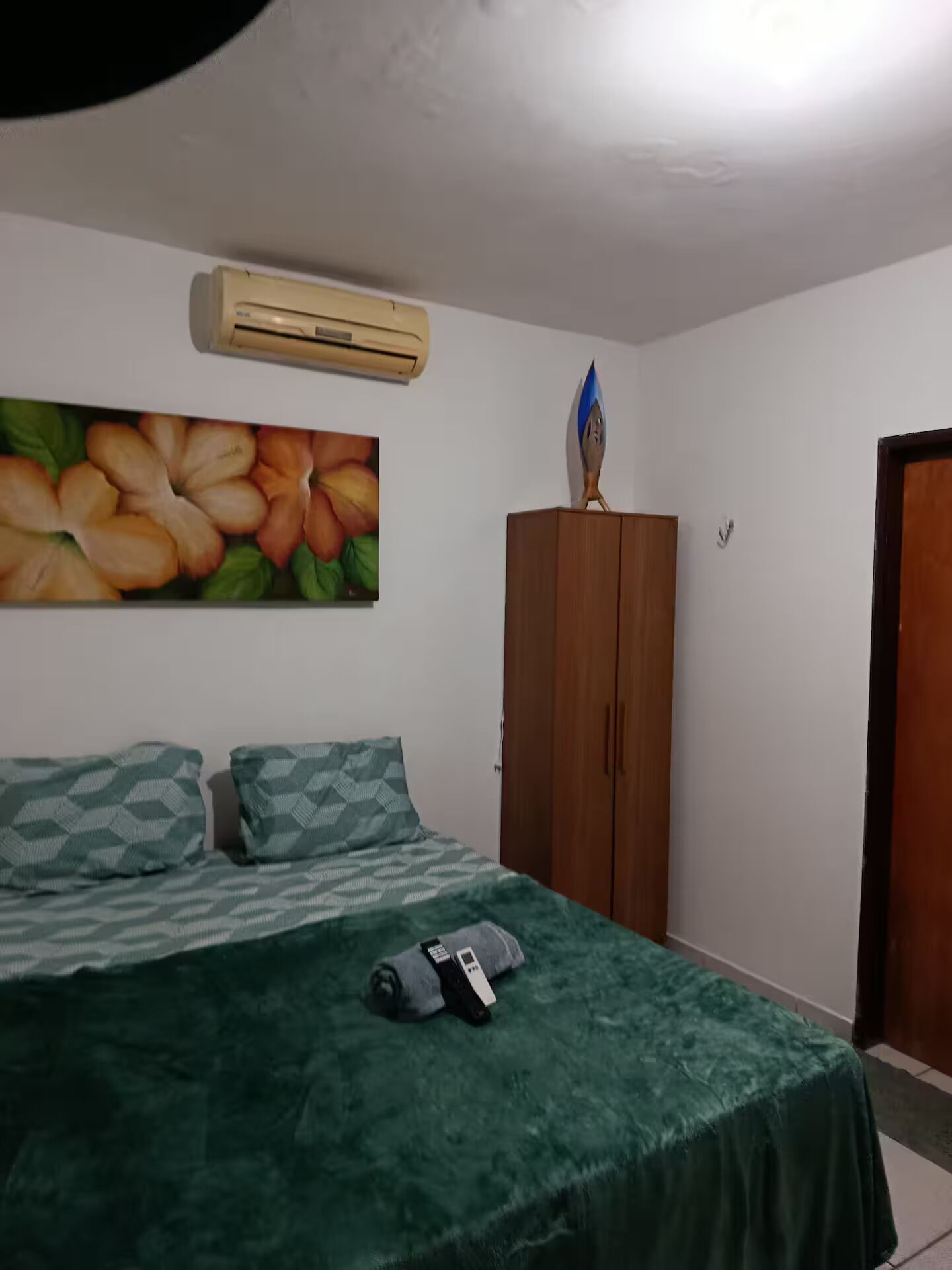 2 slaapkamers, een strijkplank/strijkijzer, wifi, beddengoed