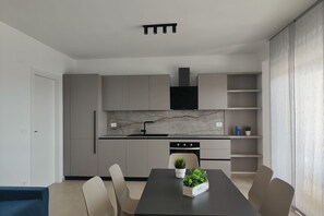 Fridge, oven, stovetop, dishwasher - Homiday - Elea Holiday Homes - Interior 6, Eudora (Pineto)