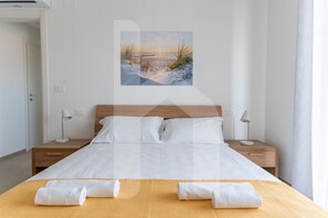 2 chambres, lit de bébé portatif, Wi-Fi, literie fournie