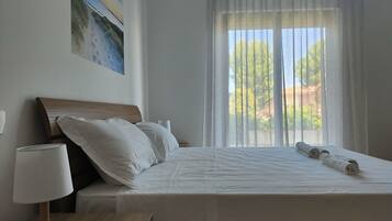 2 bedrooms, WiFi, bed sheets