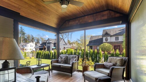 Relax, Work, or Play — Your Saratoga Springs Retreat for the Track Season!