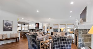 Smart TV, fireplace, ping pong