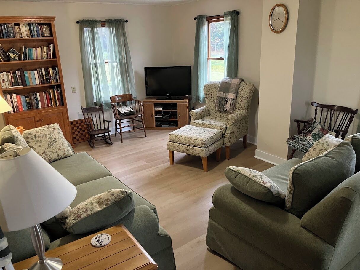 Smart TV, DVD player, books, video library