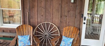 Peaceful, spacious farmhouse getaway with views, nature, hiking and biking