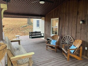 Terrace/patio - Peaceful, spacious farmhouse getaway with views, nature, hiking and biking (Clearville)