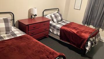 3 chambres, bureau, Wi-Fi gratuit, draps fournis