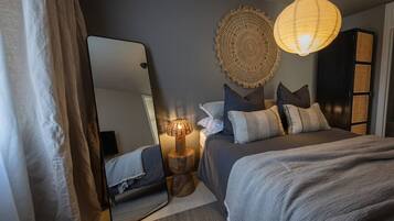 1 habitación, escritorio, tabla de planchar con plancha y wifi gratis