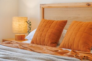 2 bedrooms, desk, iron/ironing board, travel crib