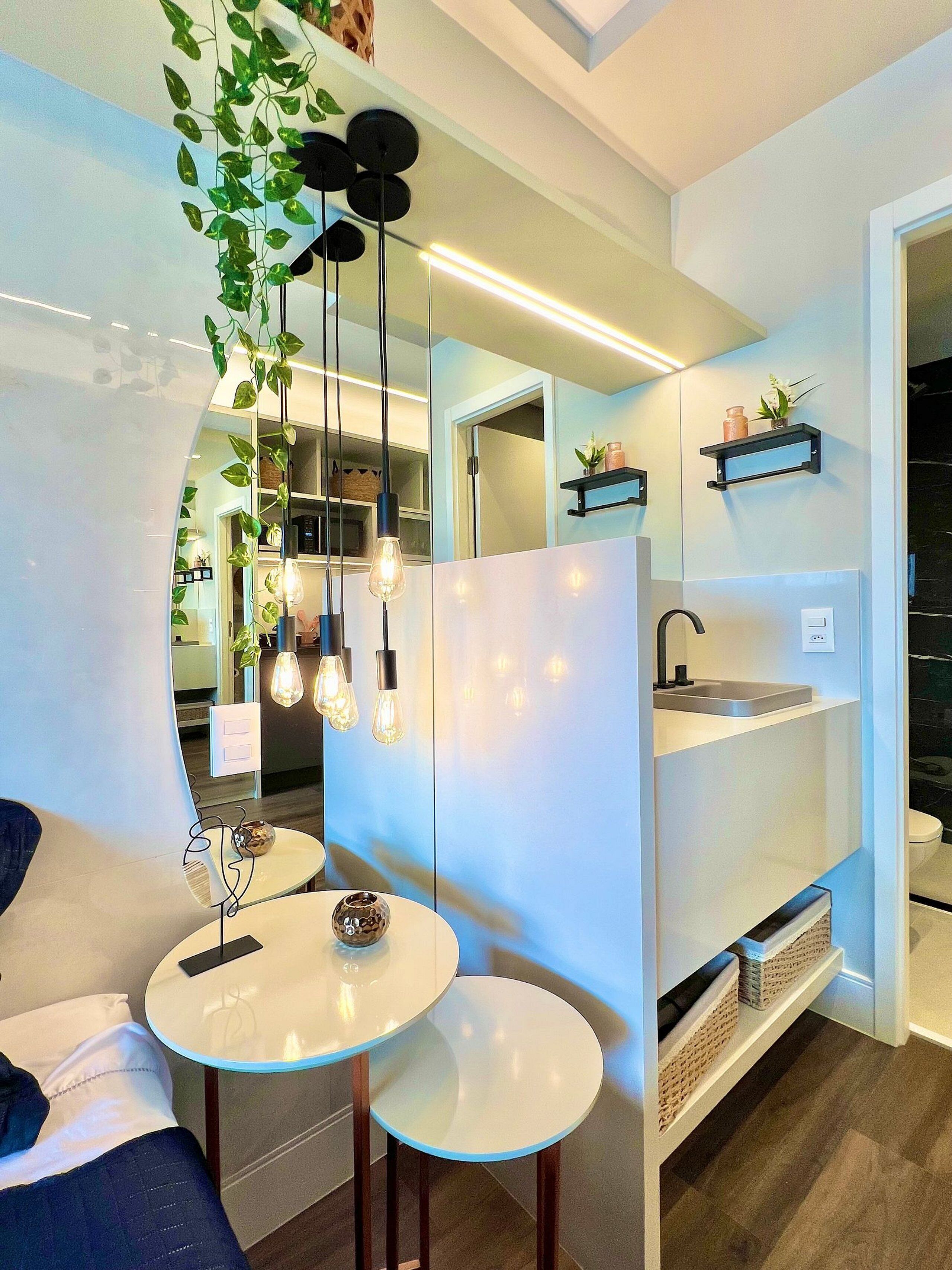 Club Studio | Bathroom | Towels, soap, shampoo