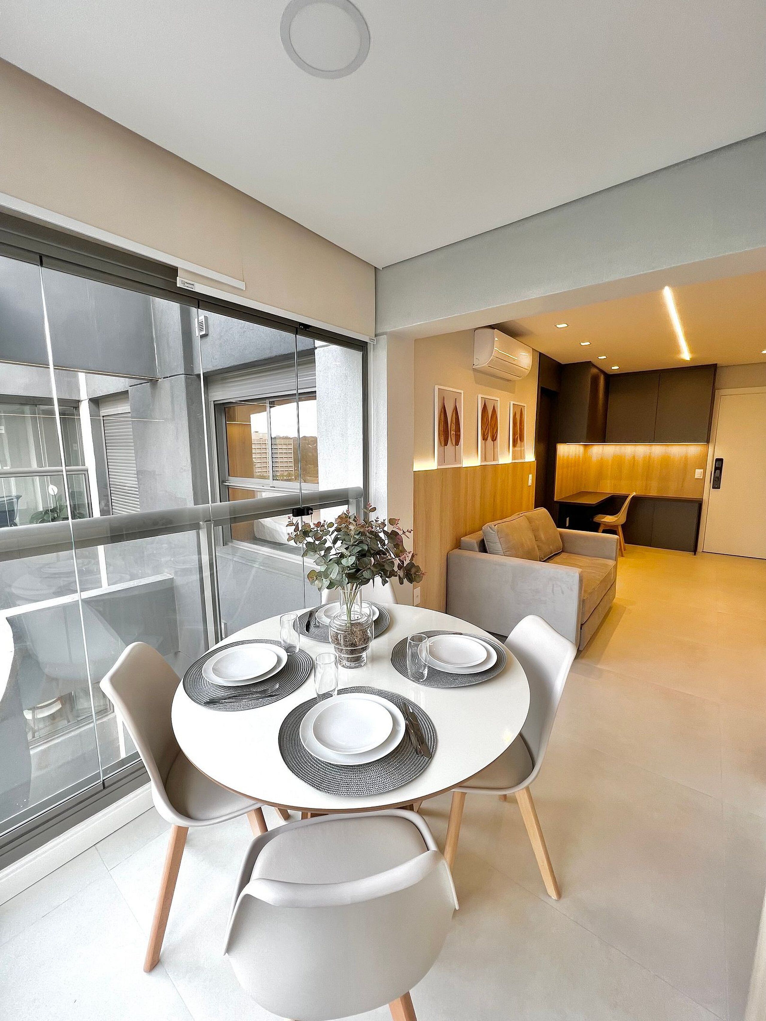 Grand Apartment | Dining