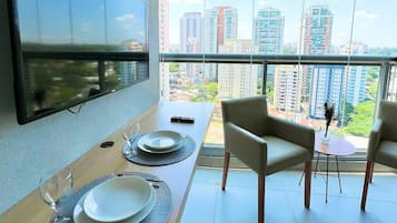 Studio Kota | Tempat makan