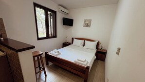 Premium bedding, desk, blackout curtains, soundproofing - Boutique Hotel Moonstar (Budva)