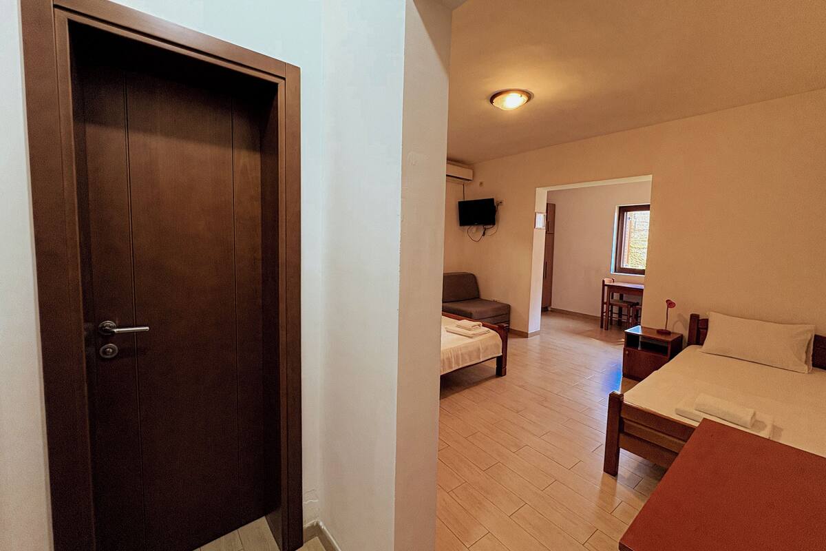 Standard Quadruple Room, City View