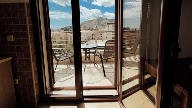 Premium bedding, desk, blackout curtains, soundproofing - Boutique Hotel Moonstar (Budva)