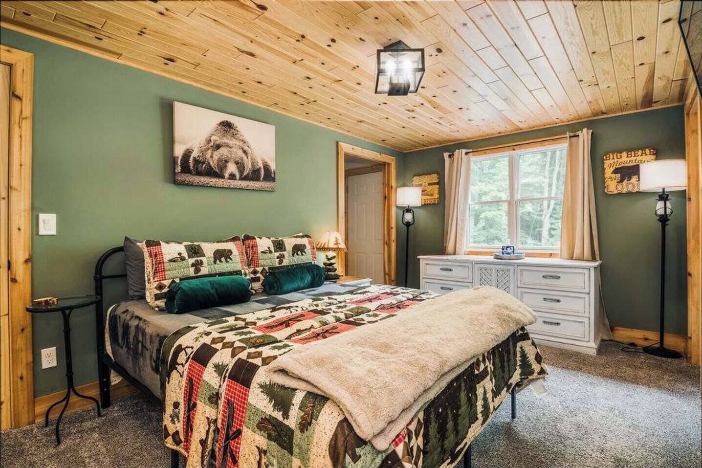 1 bedroom, iron/ironing board, travel crib, WiFi