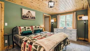 1 bedroom, iron/ironing board, travel crib, WiFi