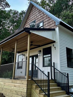 Exterior detail - The Farmview Cabin (Rio Grande)
