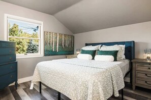 3 bedrooms, iron/ironing board, travel cot, free WiFi