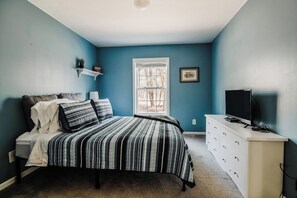 3 slaapkamers, een strijkplank/strijkijzer, reisbedje, gratis wifi