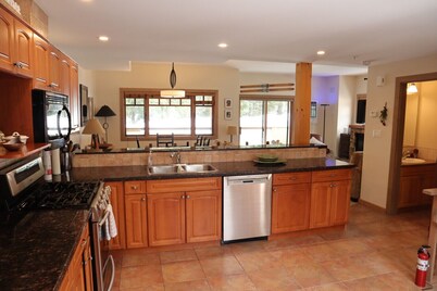 Granite Mountain Chalet E - Red Mountain Village sleeps 8