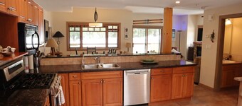 Granite Mountain Chalet E - Red Mountain Village sleeps 8