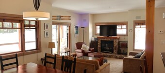 Granite Mountain Chalet E - Red Mountain Village sleeps 8