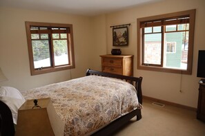 4 bedrooms, free WiFi, bed sheets
