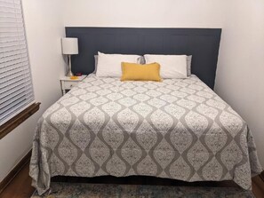 2 多间卧室、熨斗/熨衣板、WiFi、床单