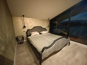 3 bedrooms, iron/ironing board, free WiFi, bed sheets - WTF  HOUSE (Beograd)