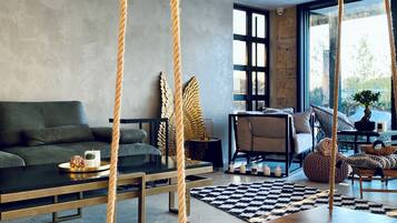 Smart TV, table tennis, stereo