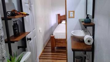 Standard Apartment, Mountain View | Bathroom | Hair dryer, towels, soap, shampoo