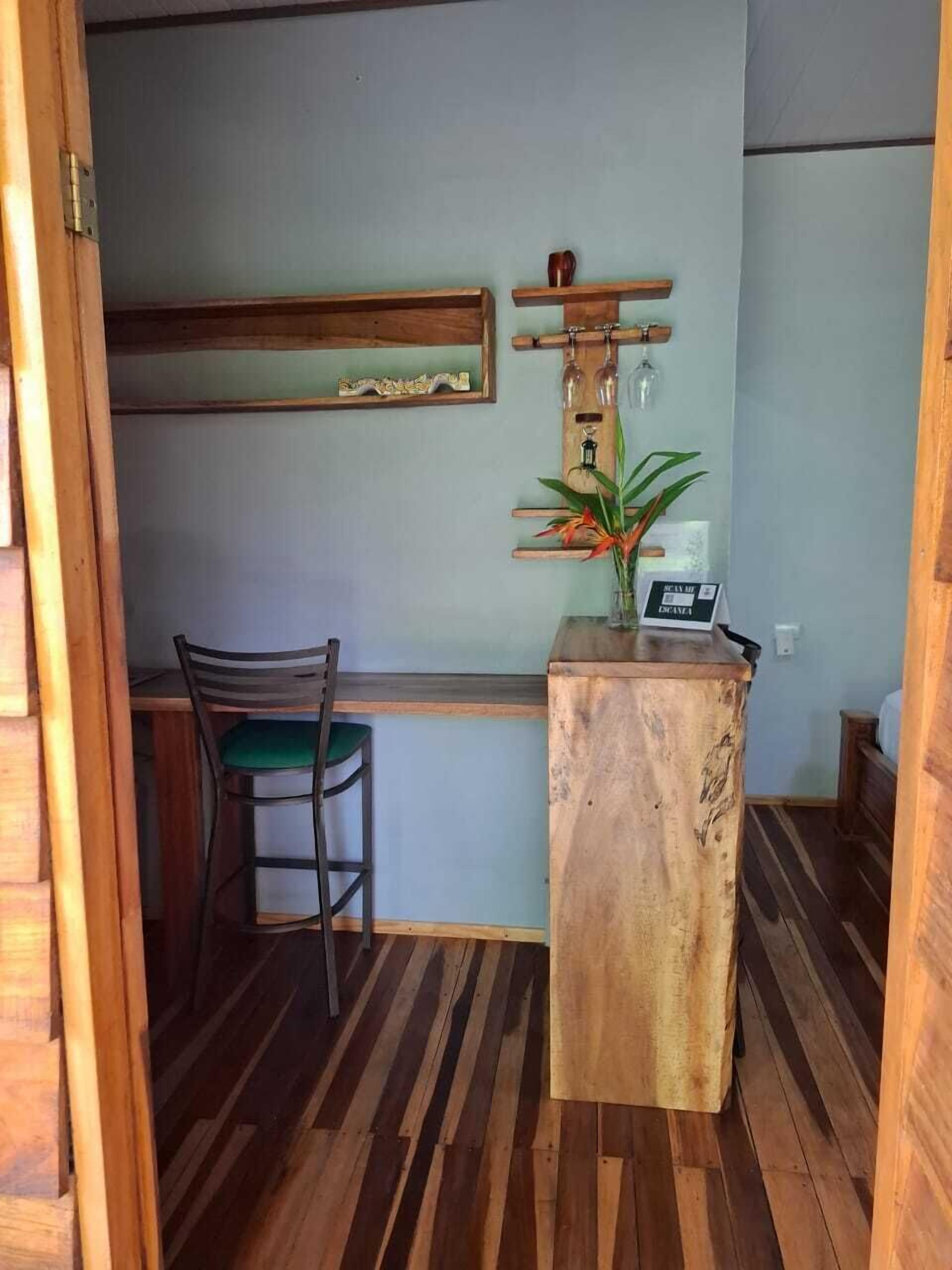 标准公寓, 山景 | 起居区 | 电视、玩具