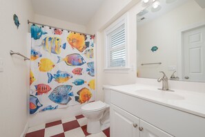 Shower, towels - 5408- Paws-N- Sea, , a 5BR/5.5BA semi-oceanfront retreat in Nags Head. (Nags Head)