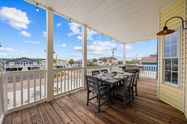 Outdoor dining