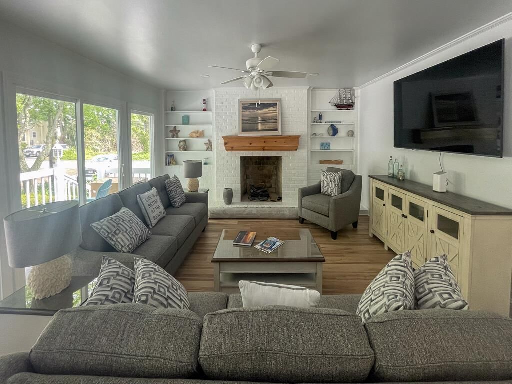 Télévision, cheminée