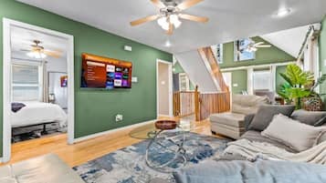 3 bedrooms, iron/ironing board, travel crib, free WiFi