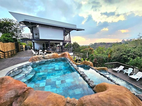 Pool. Charming chalet with WiFi in Poas. Great trails, and pools