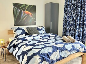 2 bedrooms, iron/ironing board, WiFi, bed sheets