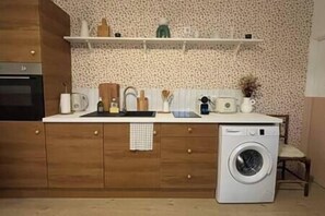 Réfrigérateur, micro-ondes, four, lave-vaisselle