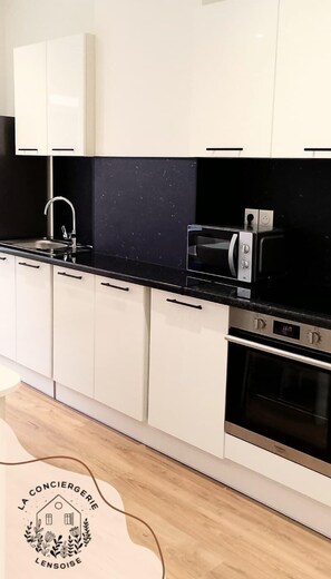 Fridge, microwave, oven, coffee/tea maker - Le Cantin, 4 pers, wifi, Courette, Bollaert (Lens)