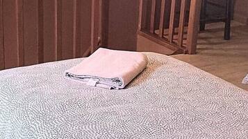 2 slaapkamers, een strijkplank/strijkijzer, wifi, beddengoed