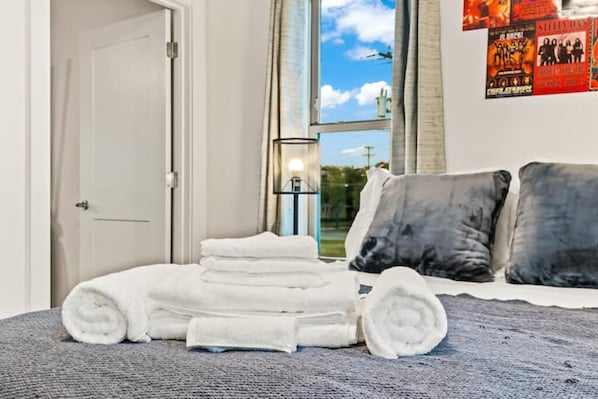 1 chambre, fer et planche à repasser, Wi-Fi, literie fournie