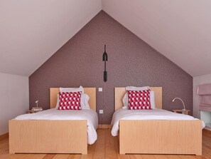 Travel cot, WiFi, bed sheets - A la Cité des Electriciens  21 Pers - Unesco -wifi (Bruay-la-Buissière)