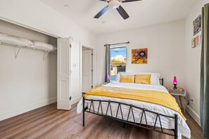 1 habitación, tabla de planchar con plancha, wifi y ropa de cama 