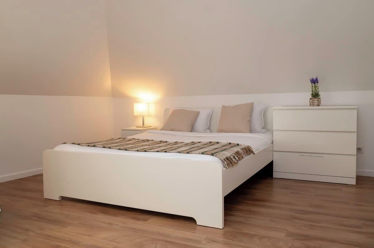 3 dormitorios, tabla de planchar con plancha, cuna de viaje y wifi