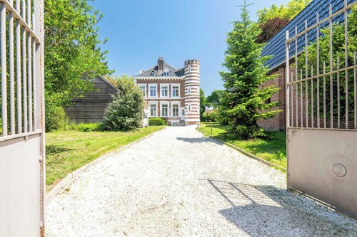 3 charming bedrooms, sleeps 6, 85m², park