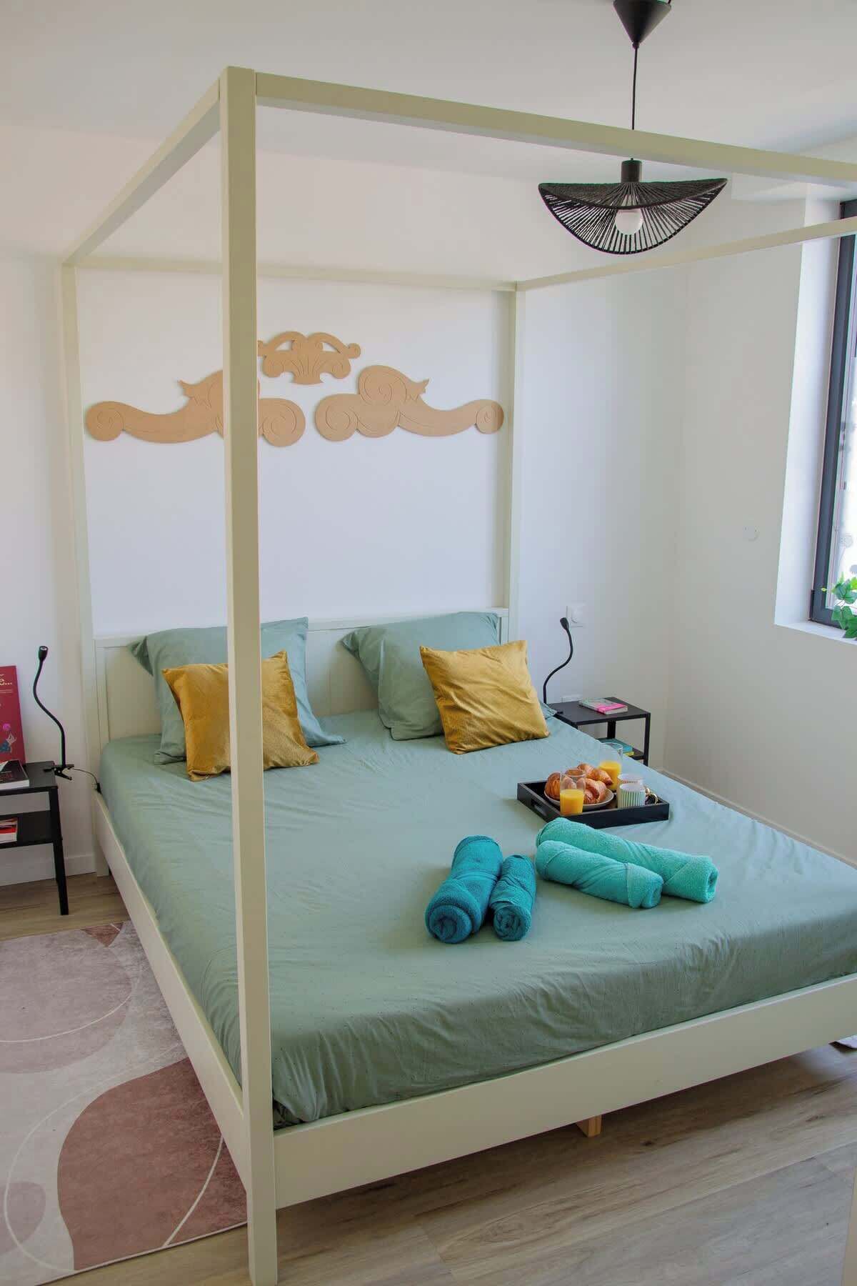 1 bedroom, iron/ironing board, WiFi, bed sheets