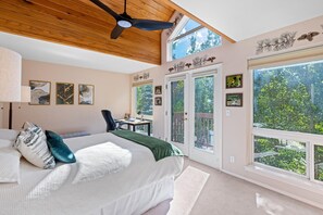 3 bedrooms, desk, iron/ironing board, free WiFi